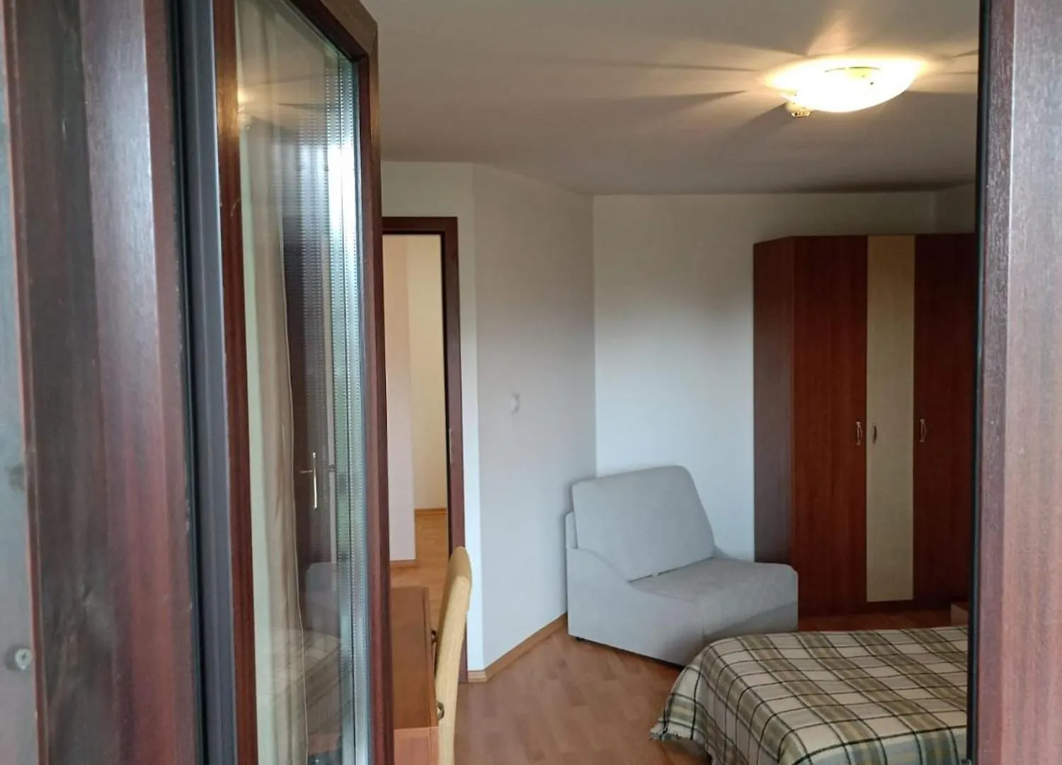 103 - Large 2 Bed Apartment 반스코