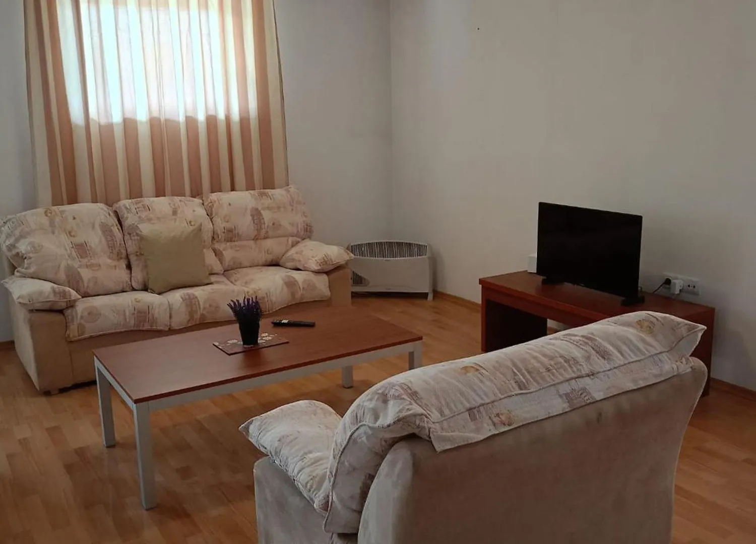 103 - Large 2 Bed Apartment 반스코 0*,
