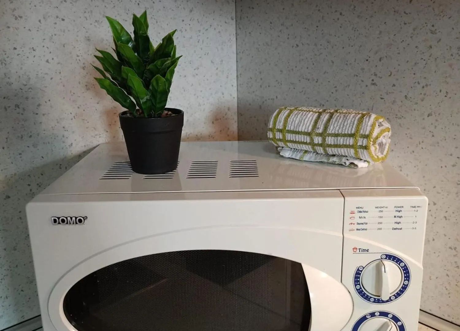 103 - Large 2 Bed Apartment 반스코