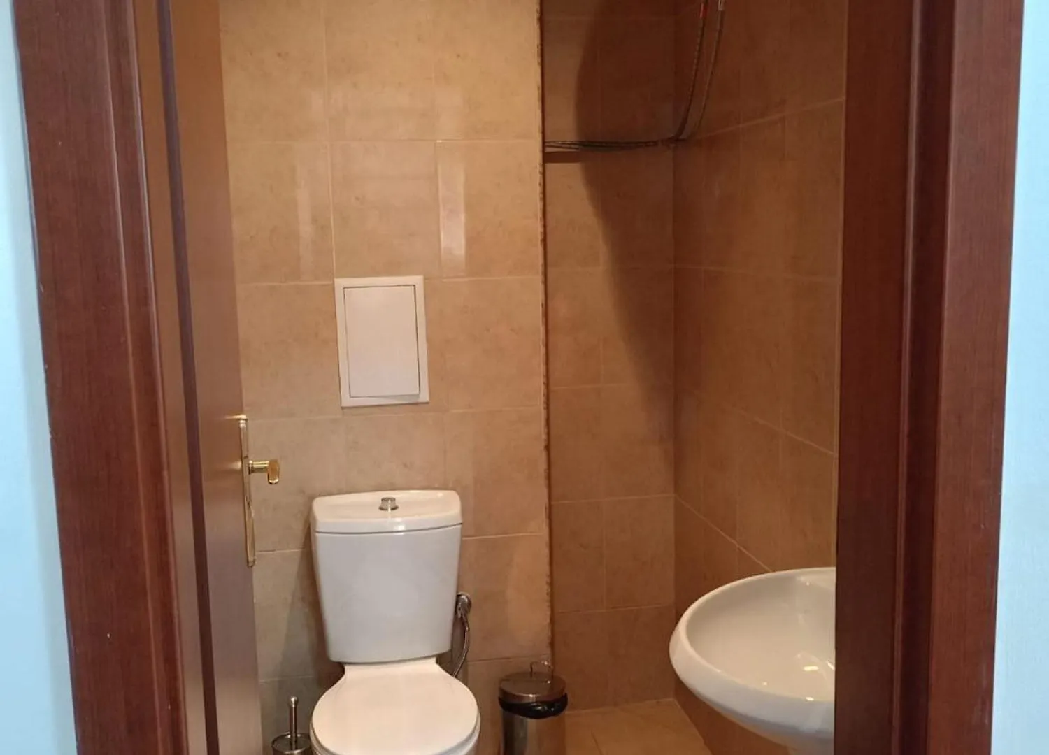 103 - Large 2 Bed Apartment 반스코